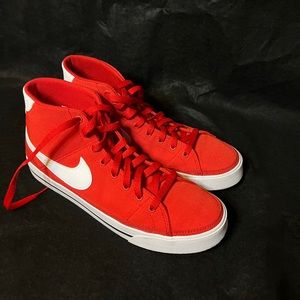 Nike Sb Blazer Court Mid Shoes.